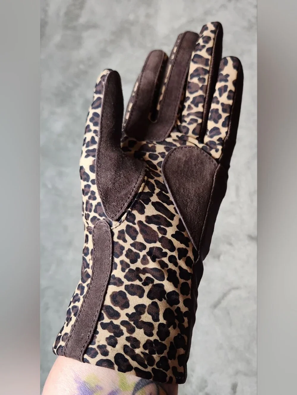 Women's Leaopard Print Brown Faux Suede & Lycra Trim Gloves One Size